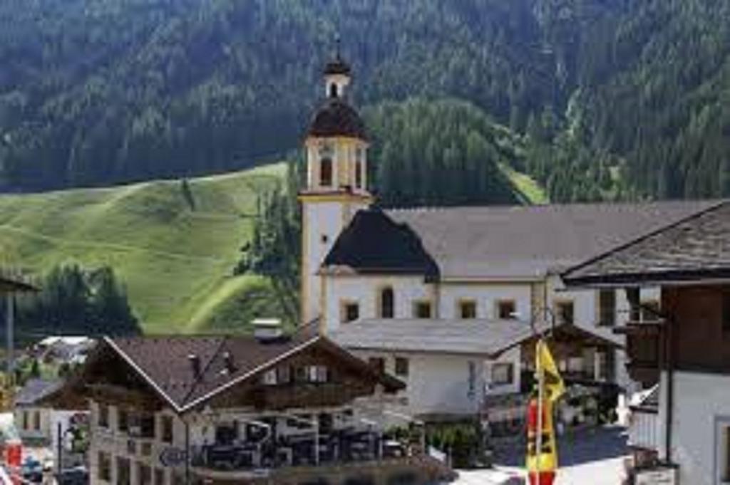 Hotel Hoferwirt Neustift im Stubaital Exterior foto