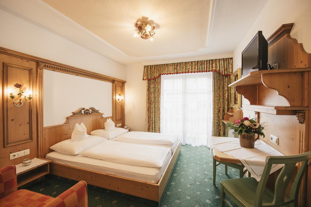 Hotel Hoferwirt Neustift im Stubaital Exterior foto